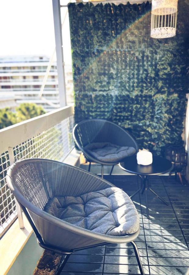 Seaside Apartment In Flisvos Marina أثينا المظهر الخارجي الصورة